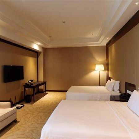 Linyi Blue Horizon International Hotel Yi He Екстер'єр фото