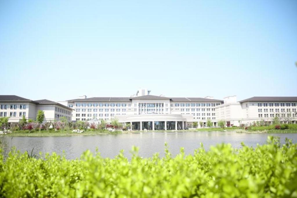 Linyi Blue Horizon International Hotel Yi He Екстер'єр фото