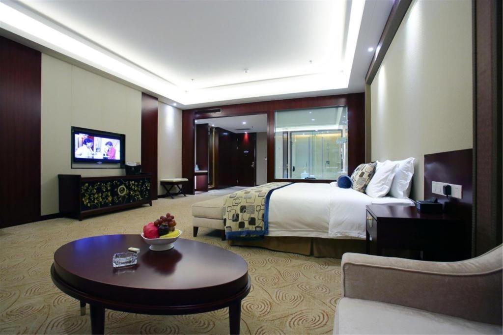 Linyi Blue Horizon International Hotel Yi He Екстер'єр фото
