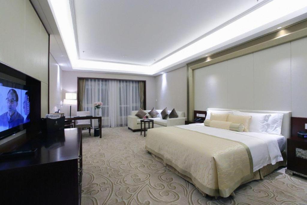 Linyi Blue Horizon International Hotel Yi He Екстер'єр фото
