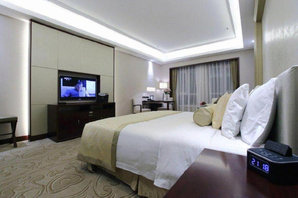Linyi Blue Horizon International Hotel Yi He Екстер'єр фото