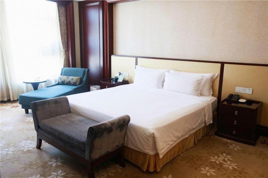 Linyi Blue Horizon International Hotel Yi He Екстер'єр фото