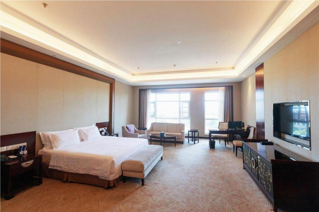 Linyi Blue Horizon International Hotel Yi He Екстер'єр фото