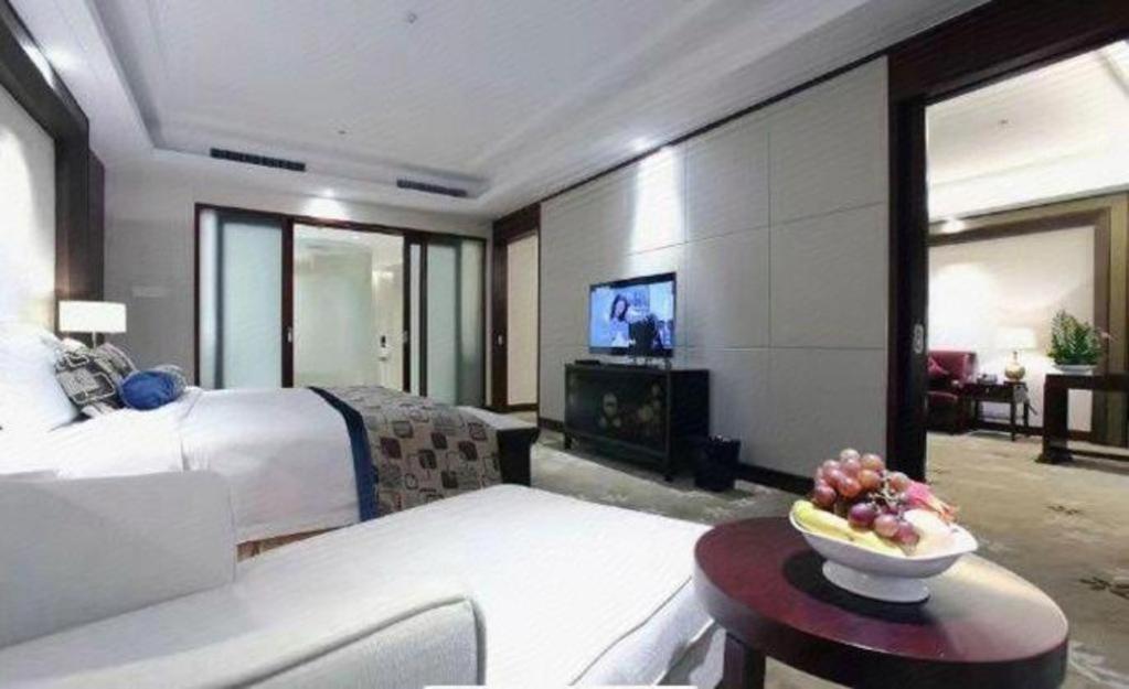 Linyi Blue Horizon International Hotel Yi He Екстер'єр фото