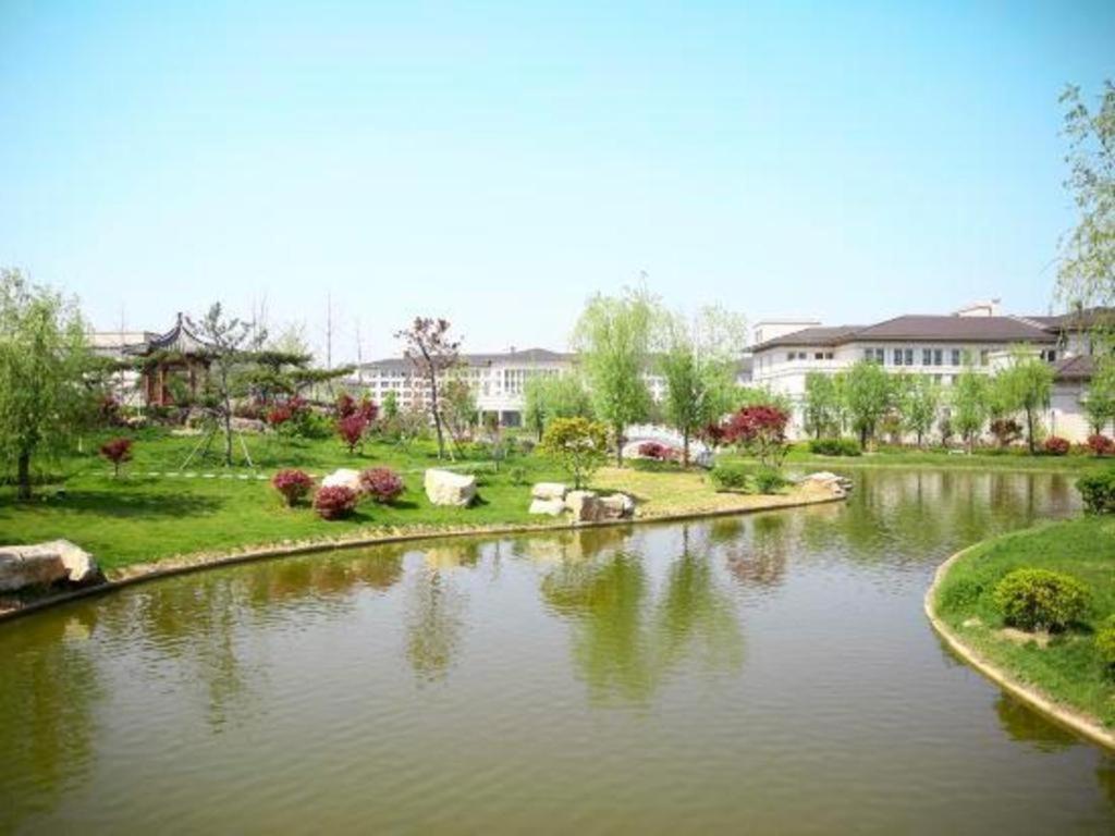 Linyi Blue Horizon International Hotel Yi He Екстер'єр фото