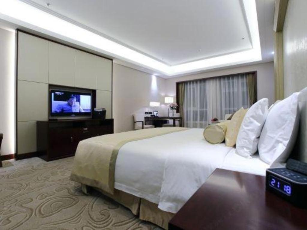 Linyi Blue Horizon International Hotel Yi He Екстер'єр фото