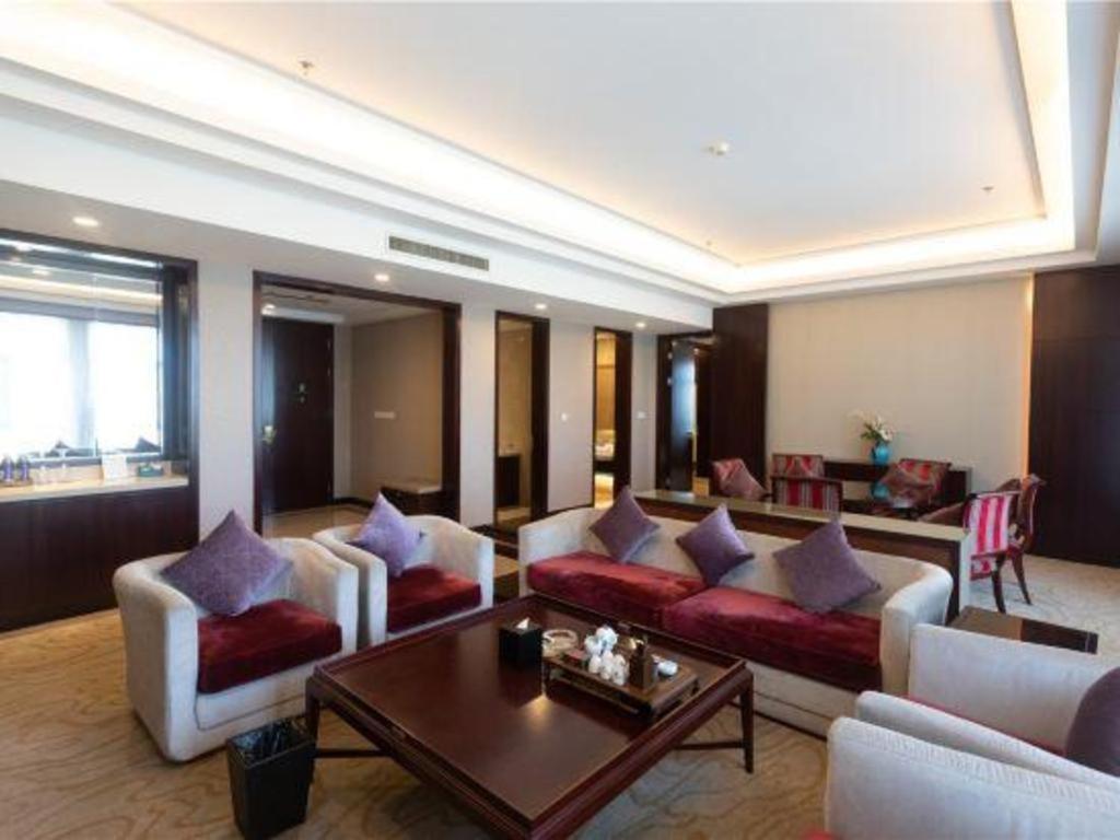 Linyi Blue Horizon International Hotel Yi He Екстер'єр фото